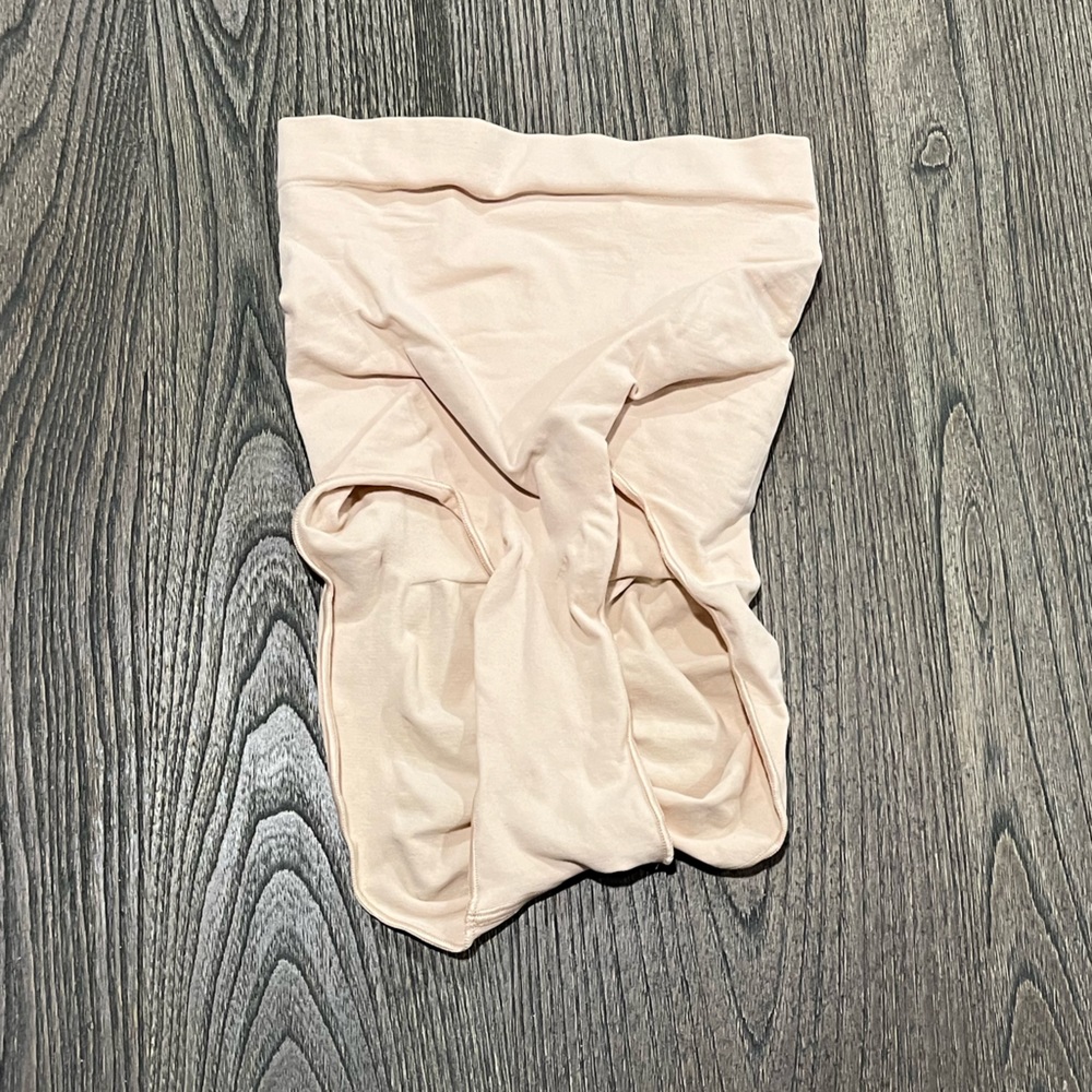 NWOT Skims Sculpting Mid Waist Brief Ochre - Size S/M